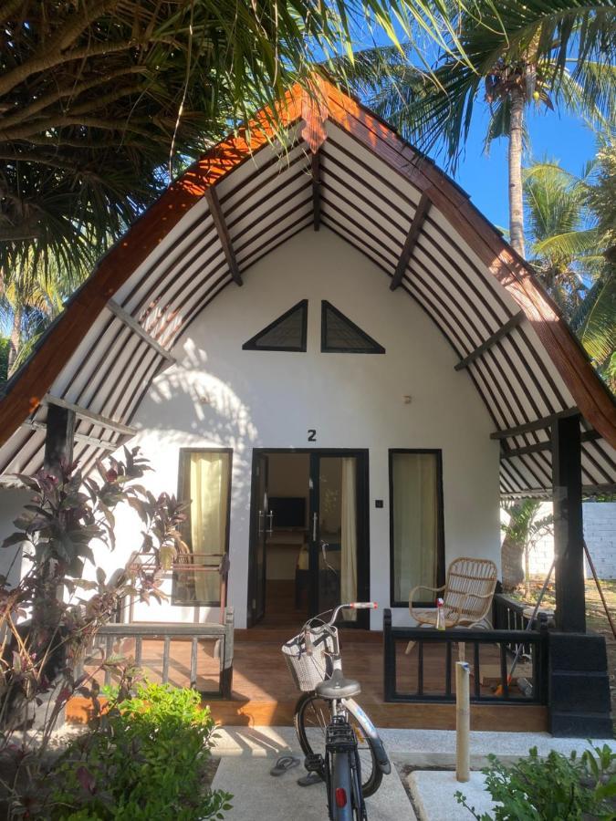 Отель Gili Land Гили-Эйр Экстерьер фото