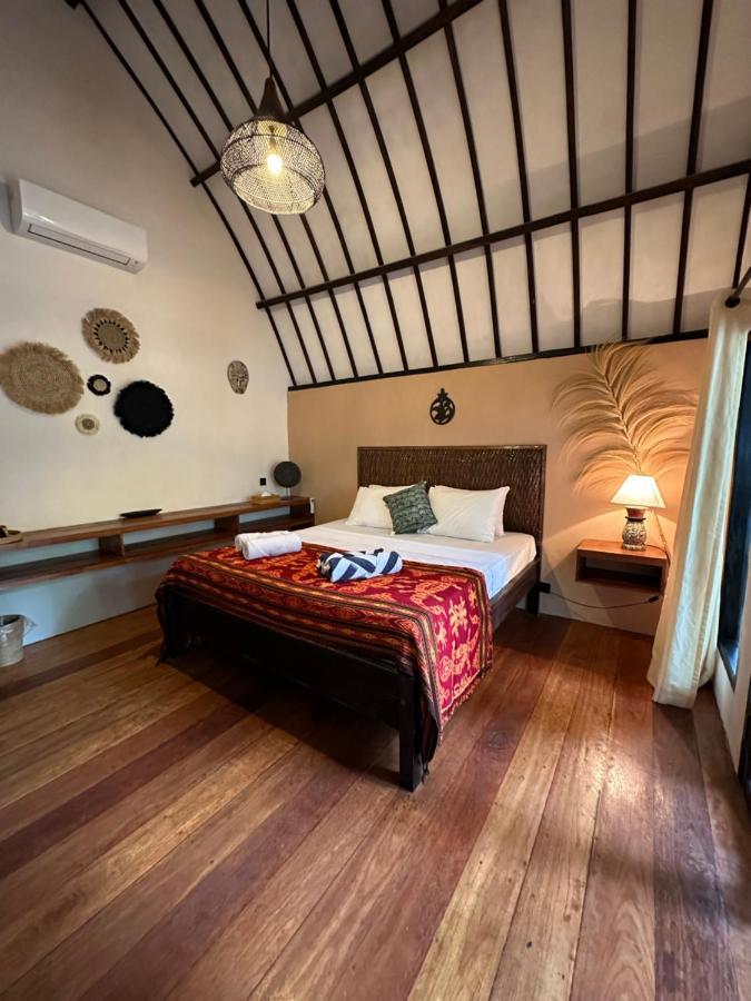 Отель Gili Land Гили-Эйр Экстерьер фото